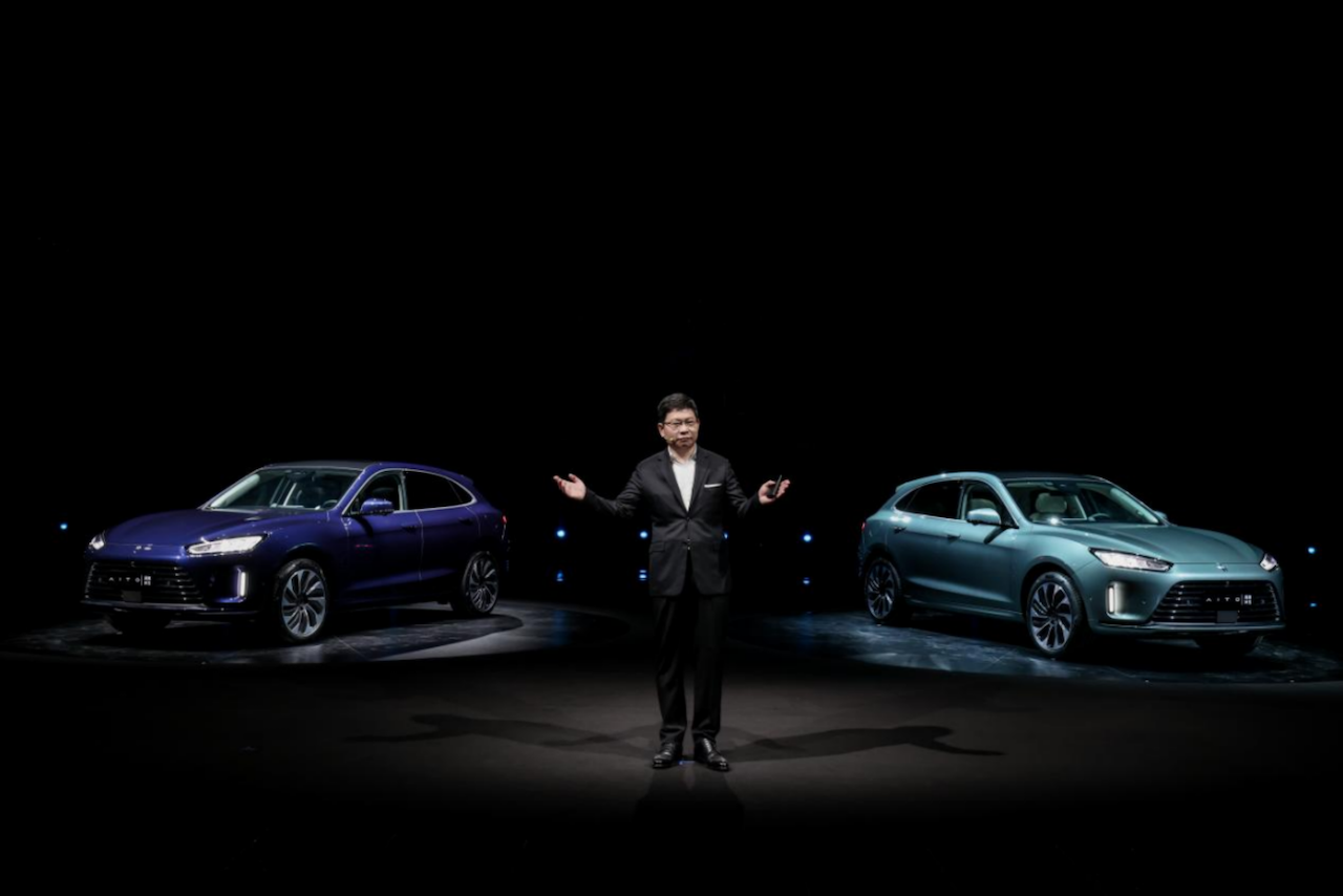 搭载最新HarmonyOS智能座舱，AITO问界M5“演绎”何为“智能豪华”