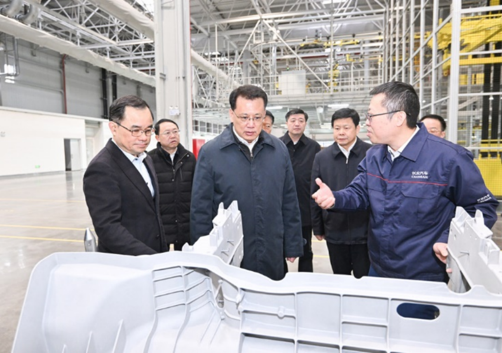 重庆市委书记到访长安，“重庆智造”推动汽车产业转型升级