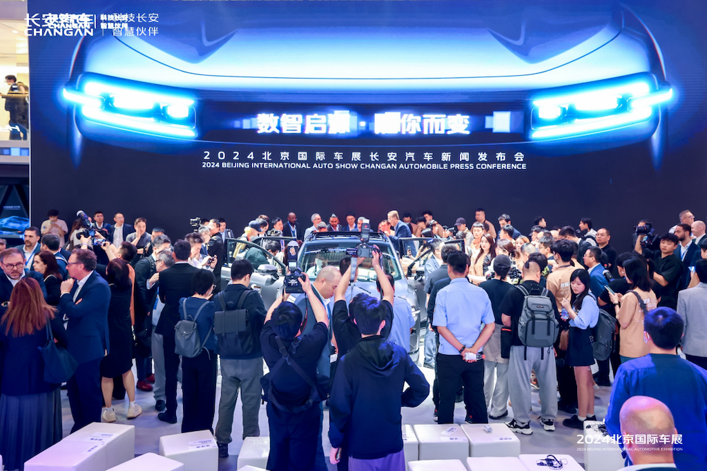 一车多态、说变就变，中国版Cybertruck更让人心动！