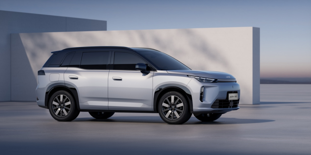 国民增程来了！埃安i60开启预售，增程版12.68万起！