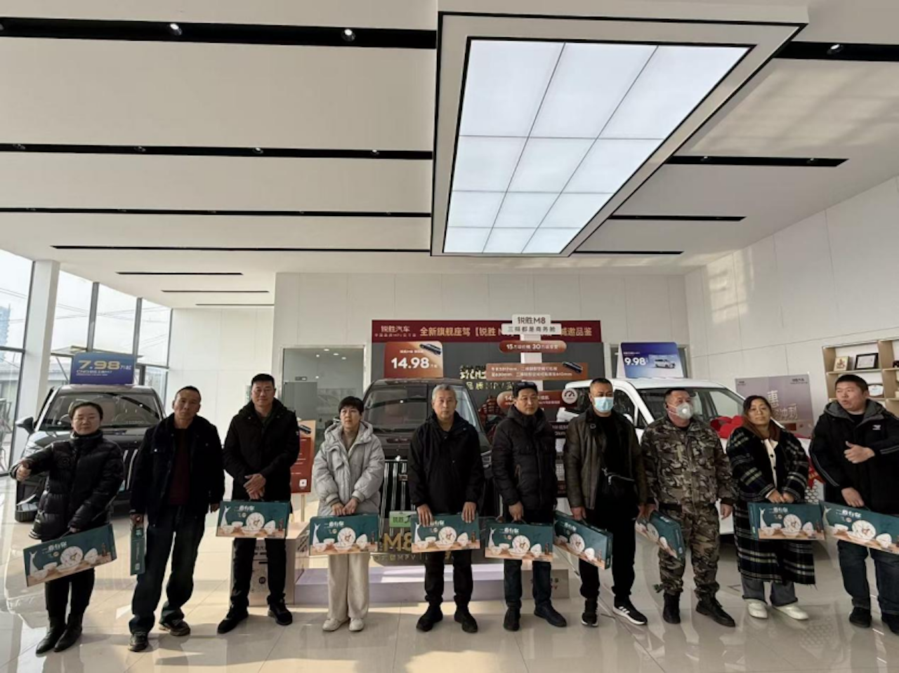 锐胜M8亮相唐山！全场景舒享大型MPV引爆全城